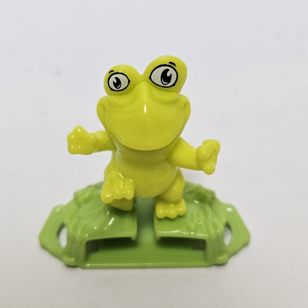 Frog Soccer (Incomplete) Kinder Joy Easter 2023